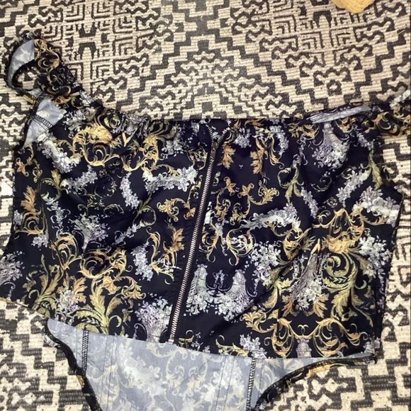 Corset Top - Picture 3 of 3